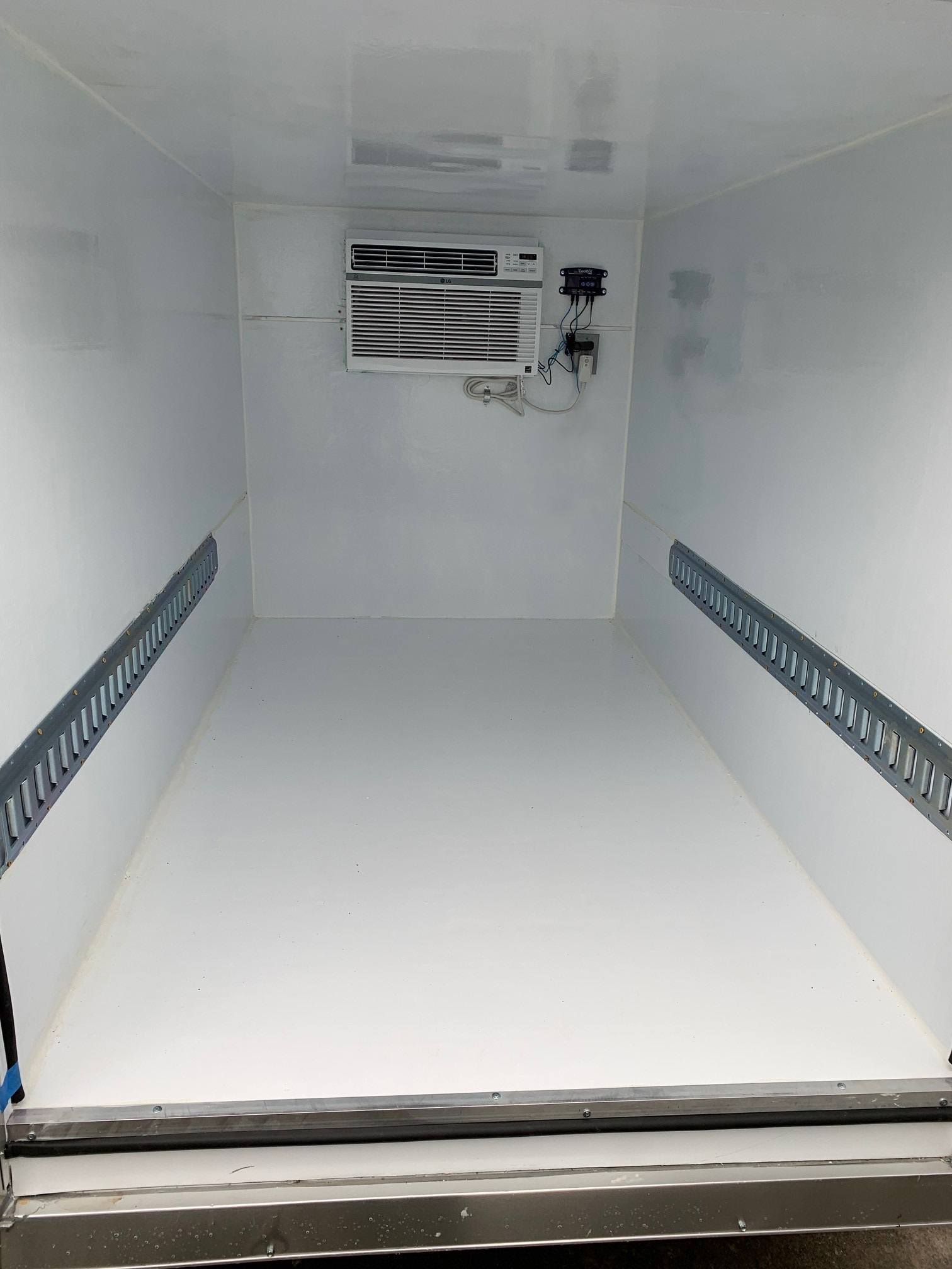 Refrigerated Cargo Trailer 5x8 Interior